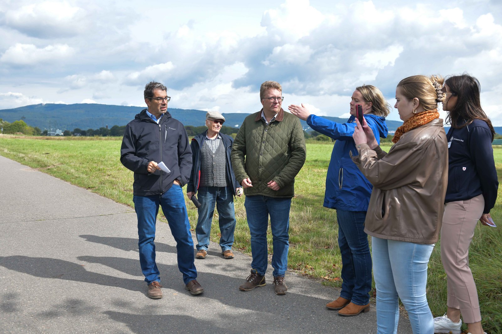 Trassenbegehung in Eppelheim mit Staatssekretär Dr. Andre Baumann 